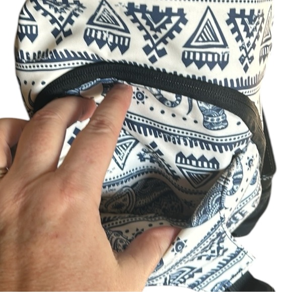 Elephant Geometric Print Sling Backpack with makeup bag & keychain Blue & White - Picture 11 of 16